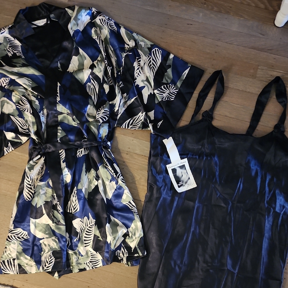 Contessa Di Roma- 2 Piece Set: Women Robe & Nightie Elegant -Size 2X -NEW